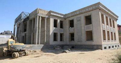 В Истаравшане продолжается строительство Дворца культуры имени Исмоили Сомони