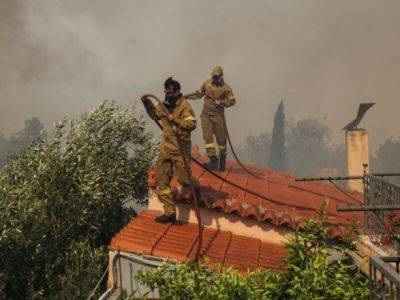 В Греции третий день бушуют лесные пожары, в ЕС направляют помощь