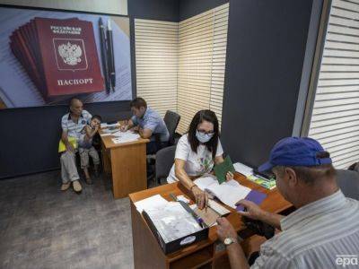 Угрожают увольнением и не выдают дипломы. Глава Луганской ОВА рассказал о принудительной паспортизации на оккупированной территории