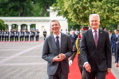 Науседа призывает Латвию ускорить синхронизацию ЛЭП с континентальной Европой