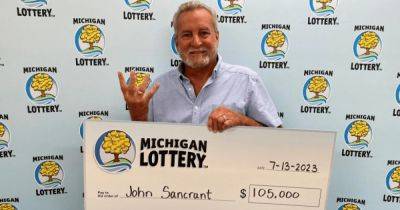 "Скоро вернусь за миллионом": мужчина четвертый раз выиграл крупный приз в лотерею
