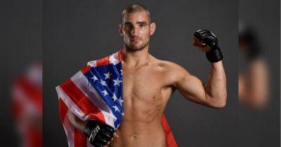 Боец из США избил скандального россиянина в главном поединке UFC: видео зрелищного нокаута