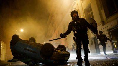 Во Франции в пятую ночь беспорядков сотни новых задержаний