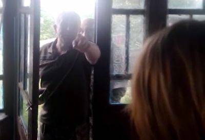 Покажите это министру обороны: работники ТЦК начали со штурмом прорываться в дома украинцев - законы и Конституция больше не работают