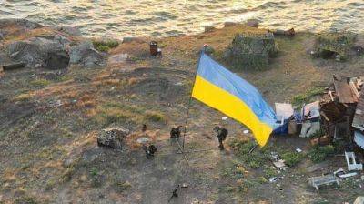 Буданов поручил, чтобы самый большой флаг на Змеином установили в направлении Крыма - ГУР
