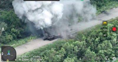 Дрон показал уничтожение российского танка под Бахмутом (фото)