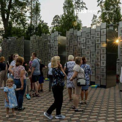 В Буче установили мемориал памяти 501 жителя, убитого во время рашистской оккупации