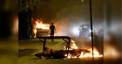 Горят машины и магазины: Францию охватили массовые беспорядки (видео)