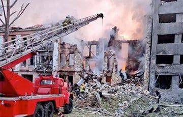 Россия ударила по жилым домам в центре Николаева и Одессы