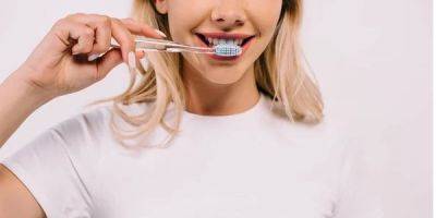Без вреда для костей. Польские ученые предложили безопасную альтернативу фтору в зубной пасте