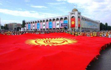Кыргызстан открестился от помощи России после угрозы санкций США
