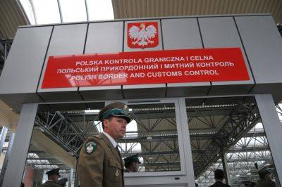 Польша устроила бунт против украинского зерна: закрывает границу ради заработка своих фермеров