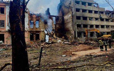 Удар по Николаеву: из-под завалов дома извлекли тело женщины