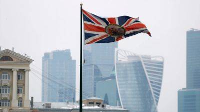 МИД РФ обязал британских дипломатов уведомлять о дальних поездках