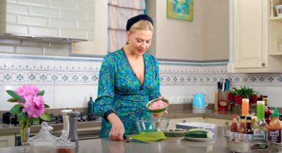 Не хуже перчиков: "Мастер Шеф" Литвинова дала рецепт фаршированных кабачков с сыром