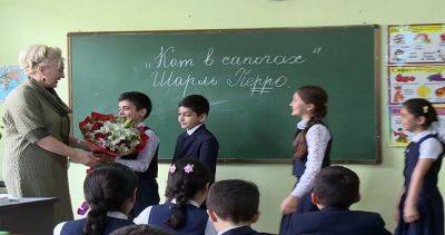 Душанбе вводит безналичную оплату за аренду учебников для школьников