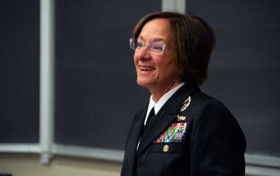 Управлять ВМС США будет женщина - СМИ
