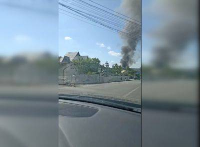 Взрывы в Крыму - аэродром и нефтебаза в Октябрьском попали под обстрел - фото и видео