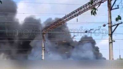 В Крыму беспилотники атаковали нефтебазу и аэродром, на месте большой пожар – СМИ