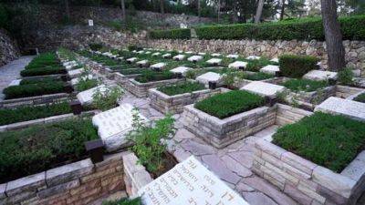 Протест против реформы: около 100 семей павших воинов ЦАХАЛа просят изменить надпись на их могилах