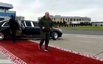 Лукашенко приехал на встречу с Путиным в хаки