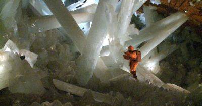 Смертельная ловушка: исследователь показал пещеру с кристаллами-убийцами (фото)