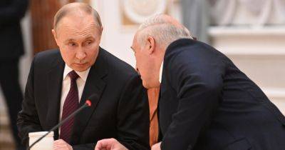 "Карту я покажу": Лукашенко снова рассказал Путину, откуда готовится нападение на Беларусь (видео)