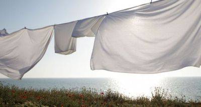 Стоит ли стирать постельное белье летом