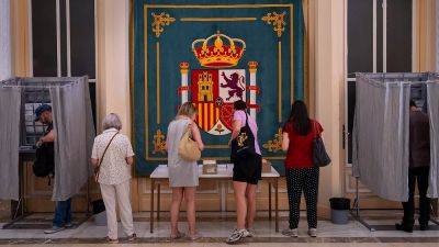 Прямой эфир. Народная партия Испании опережает социалистов на досрочных выборах