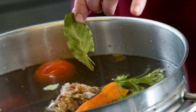 Как спасти скисший за ночь суп: теперь не нужно выливать в унитаз