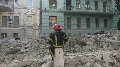 Атака беспилотников в Москве: повреждено здание возле минобороны РФ