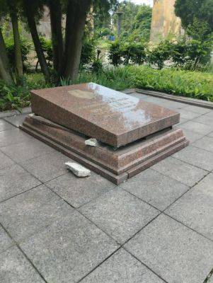 Во Львове пытались украсть останки советского разведчика Николая Кузнецова - фото
