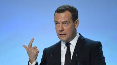 Медведев призвал наносить ракетные удары по «нестандартным целям» в Украине