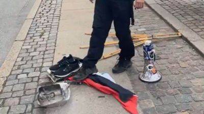 Растоптали и сожгли Коран: в Дании провели протест перед посольством Ирака