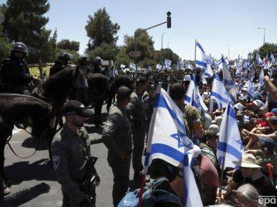 Парламент Израиля проголосовал за "самую спорную реформу в своей истории". В Иерусалиме продолжаются протесты, полиция применила водометы