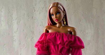 Все оттенки розового: Андре Тан показал, как бы выглядела кукла Барби в вещах его бренда