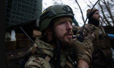 Посмотрите в эти глаза: украинка пожелала воинам ВСУ подорваться на минах. Видео