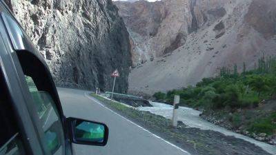 Восстановлено движение на автотрассе Душанбе-Чанак