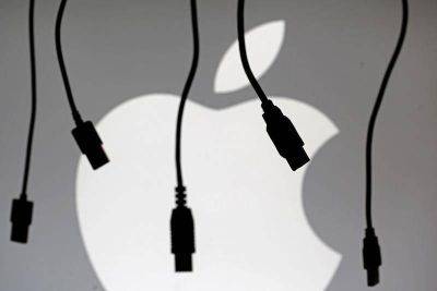 Разработчики приложений подали иск к Apple на $1 млрд