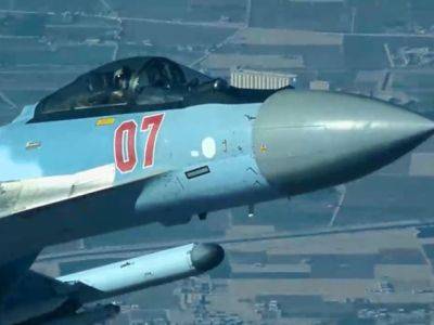 российский истребитель выпустил сигнальные ракеты по американскому беспилотнику в Сирии