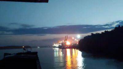 Румынский сухогруз попал под обстрел в украинском порту Рени