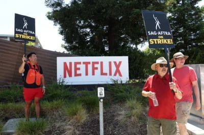 На фоне протестов актеров и сценаристов Netflix открыл ИИ-вакансию на $900 тыс. в год