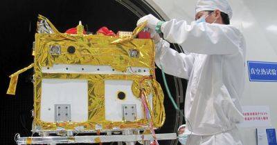 300 мини-спутников Китая будут шпионить на сверхнизкой орбите: США готовят ответ - focus.ua - Китай - США - Украина - Ухань