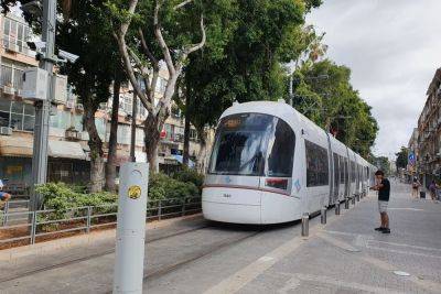 За удержание цен на автобусы расплатятся пассажиры трамвая в Тель-Авиве