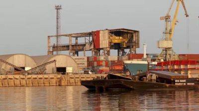 Оккупанты снова ударили по портовой инфраструктуре Одесской области, есть погибший