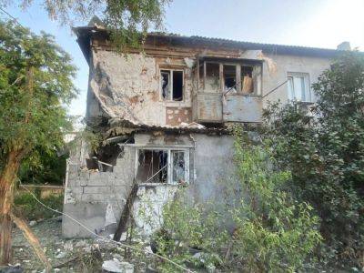 Оккупанты всю ночь обстреливали Никопольский район, повреждены админздание, церковь и линии электропередач – ОВА