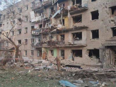 Россияне ночью сбросили авиабомбу на поселок в Харьковской области, погибла женщина, четыре человека ранены – ОВА