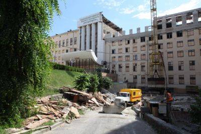 Электроподстанцию в университете Харькова, разрушенную ракетой, восстановили