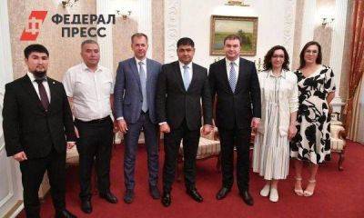 Хоценко встретил делегацию из Киргизии в Омске