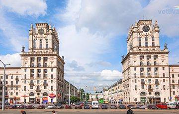 В самом узнаваемом здании Минска продается «плюшевая» квартира